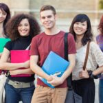 La lista de carreras universitarias que hoy pagan más que muchas ingenierías en Chile